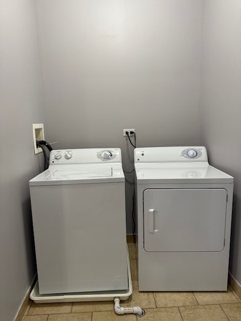 275 E Railroad Avenue #301, Bartlett, IL 60103