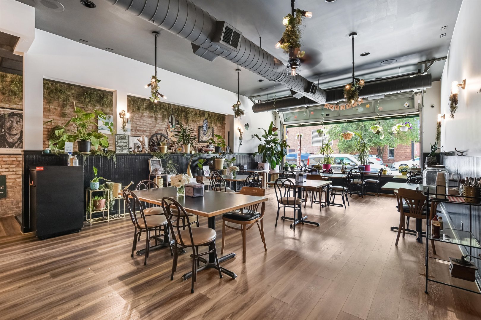 5481 N Northwest Highway, Chicago, IL 60630