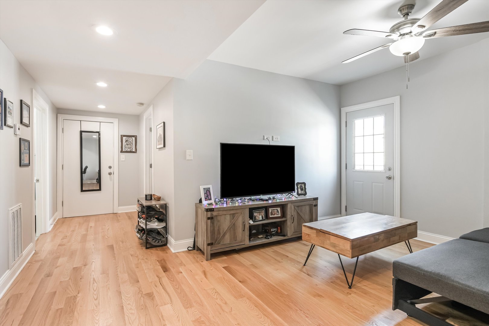 5481 N Northwest Highway, Chicago, IL 60630