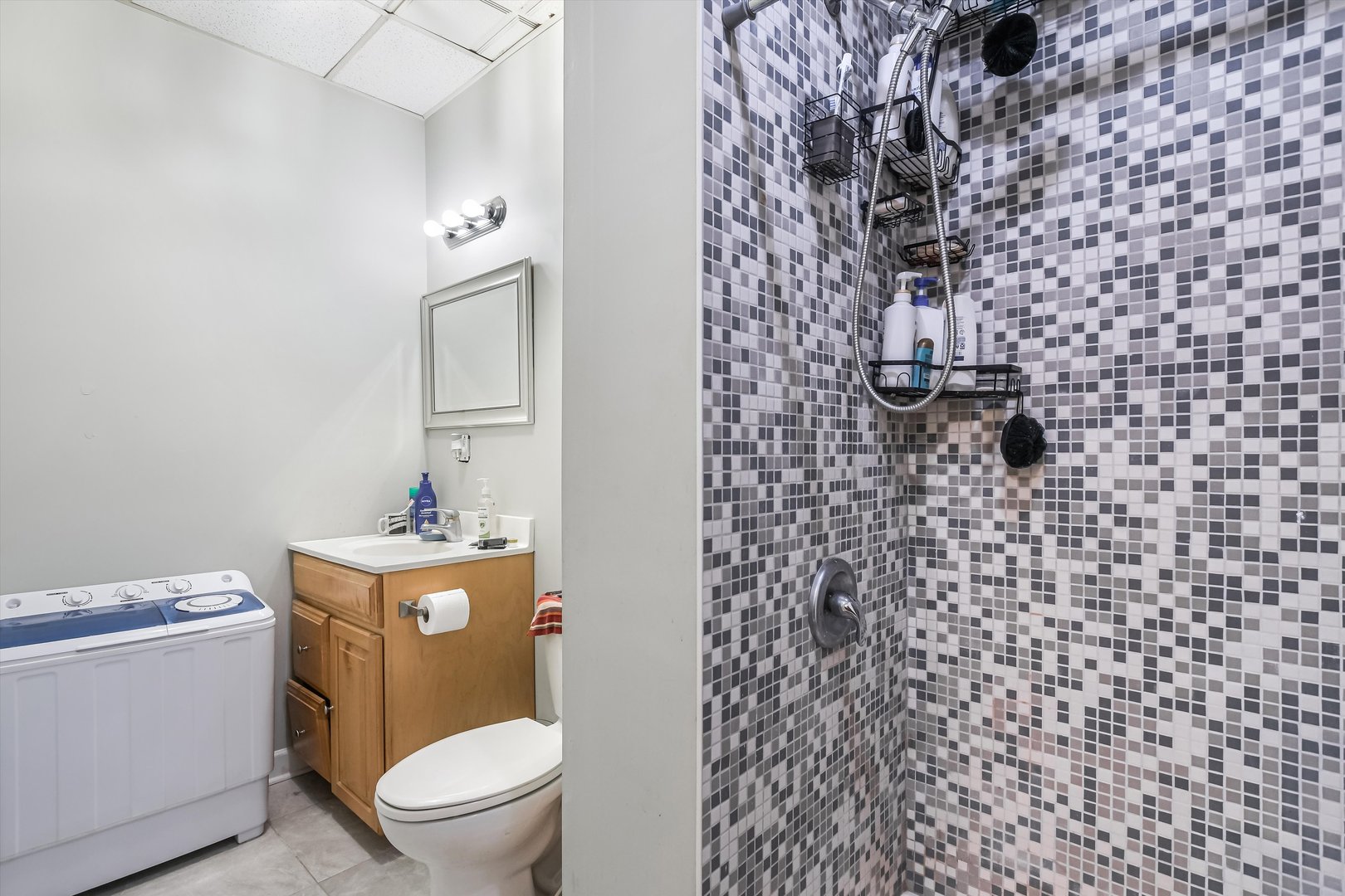 5481 N Northwest Highway, Chicago, IL 60630