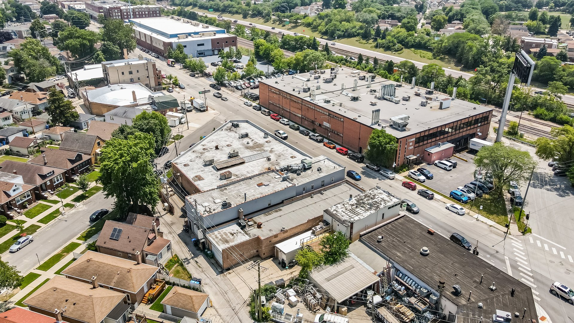 5481 N Northwest Highway, Chicago, IL 60630