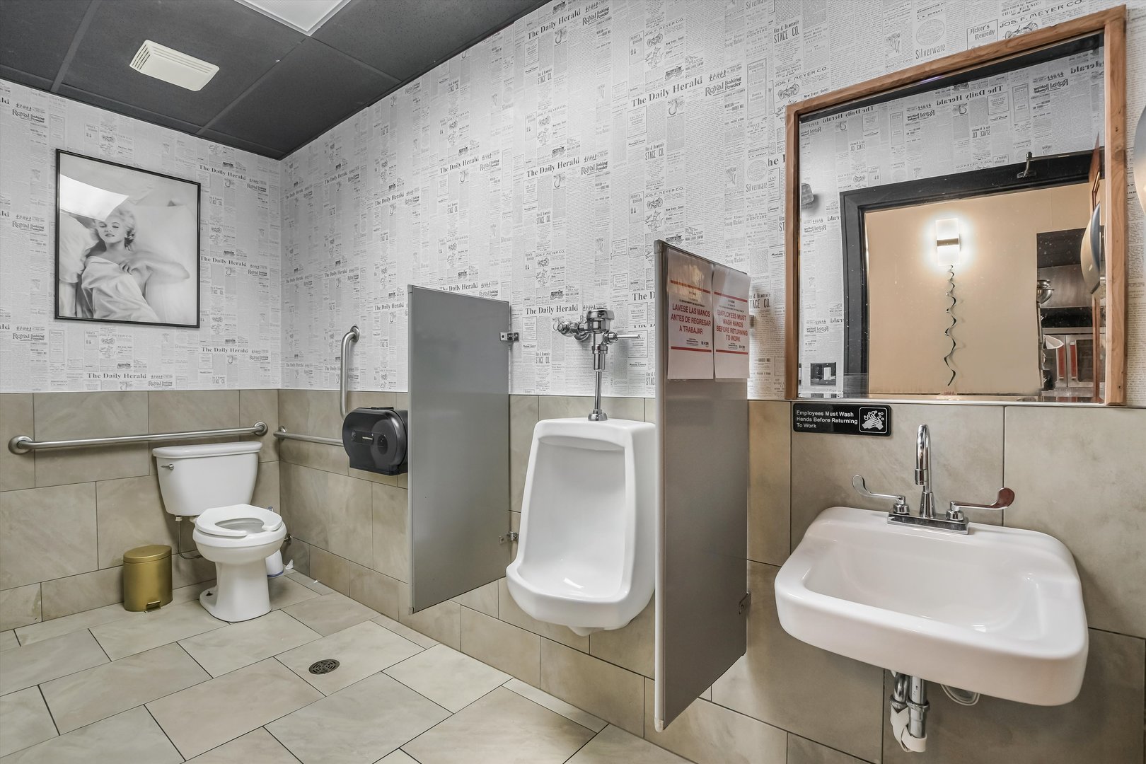 5481 N Northwest Highway, Chicago, IL 60630