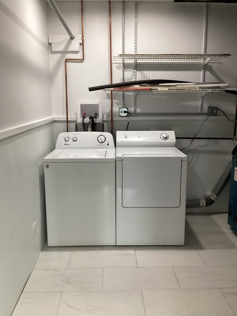 5481 N Northwest Highway, Chicago, IL 60630