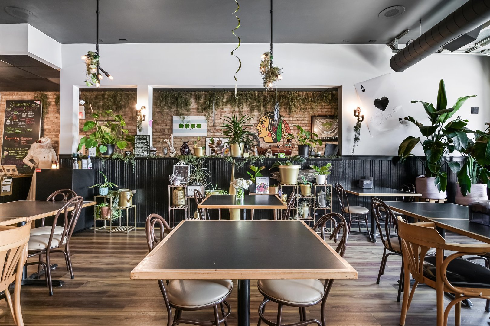 5481 N Northwest Highway, Chicago, IL 60630