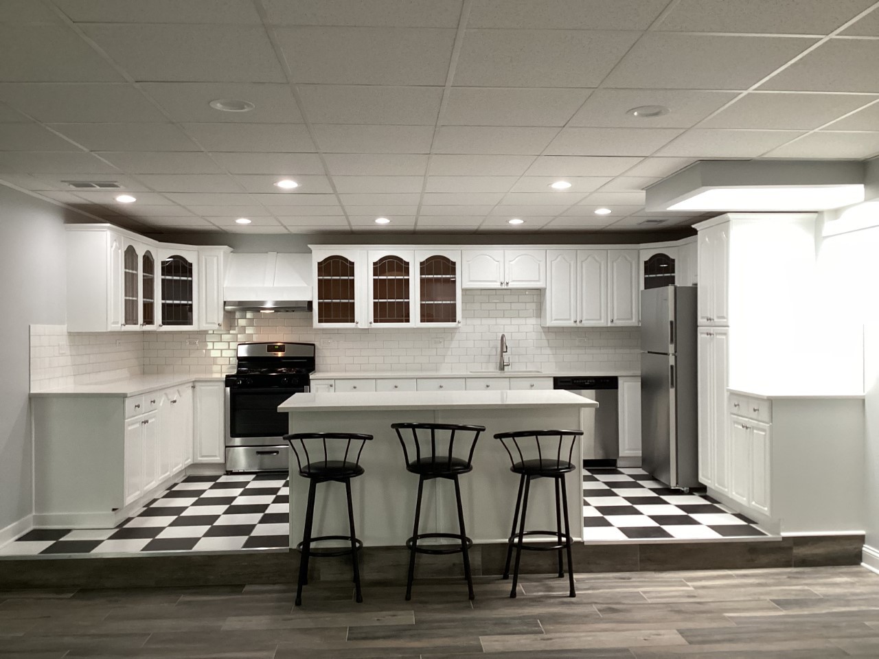 5481 N Northwest Highway, Chicago, IL 60630