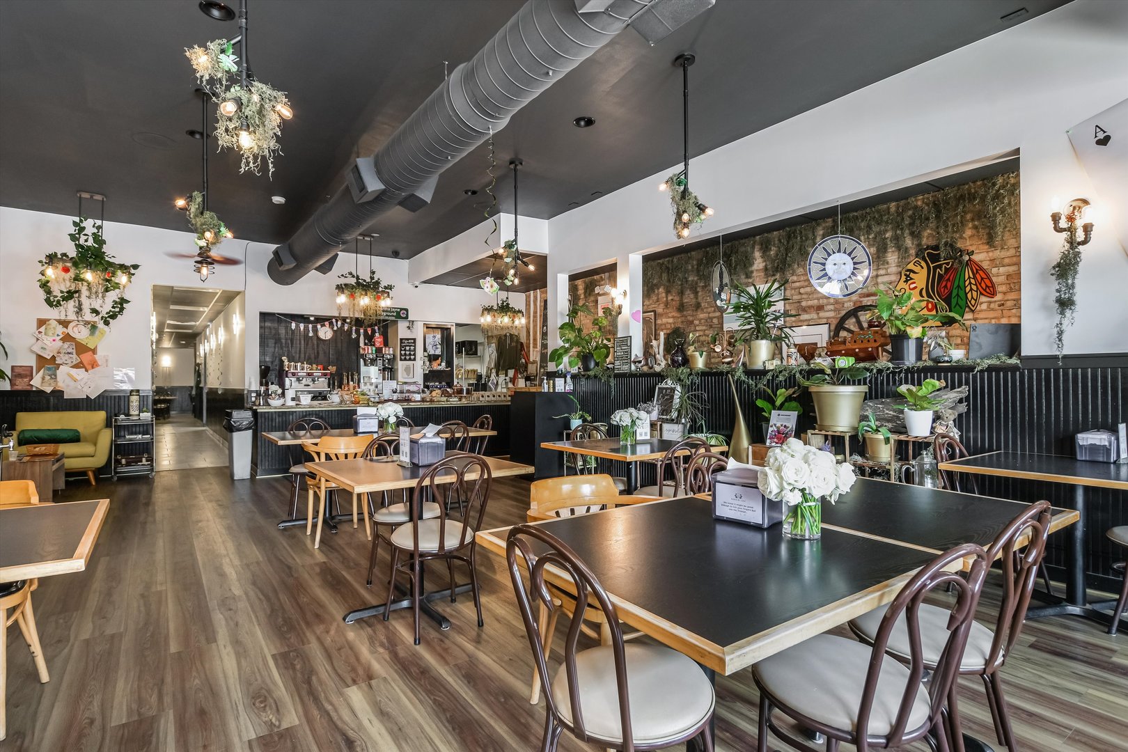 5481 N Northwest Highway, Chicago, IL 60630