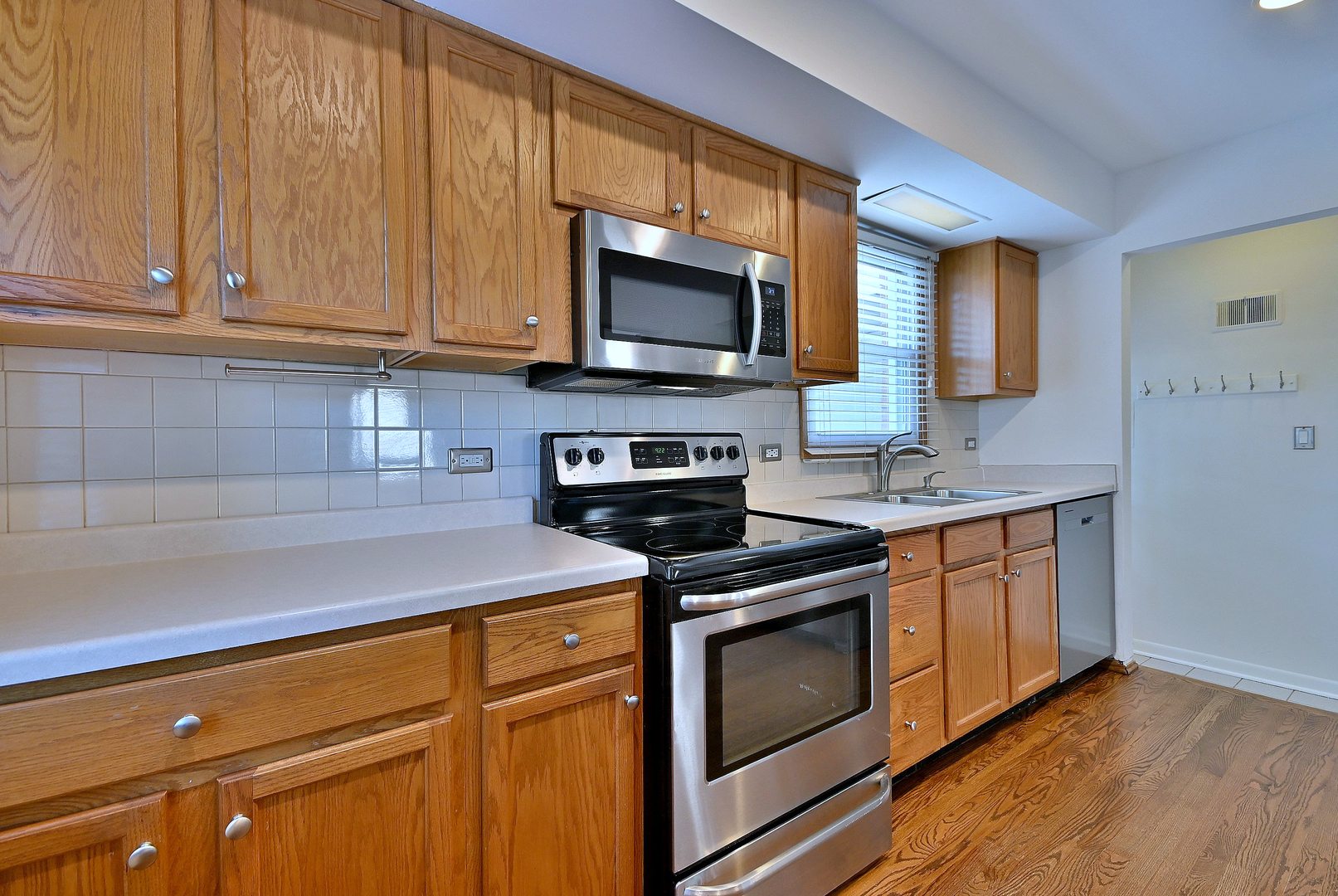 396 E Park Avenue, Elmhurst, IL 60126