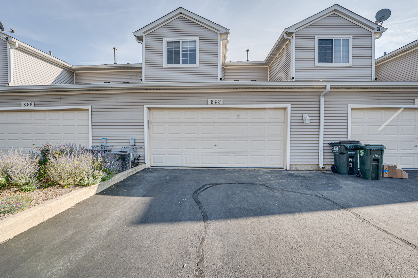 842 County Line Road #842, Aurora, IL 60502