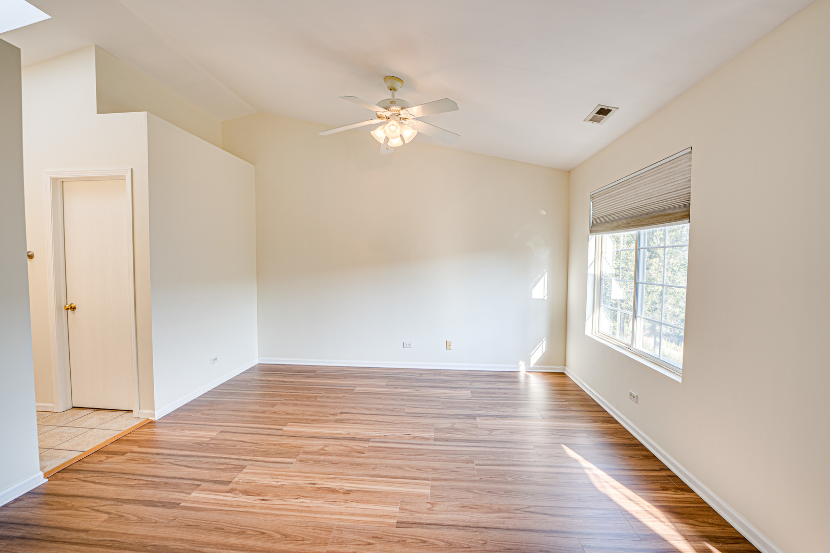 842 County Line Road #842, Aurora, IL 60502