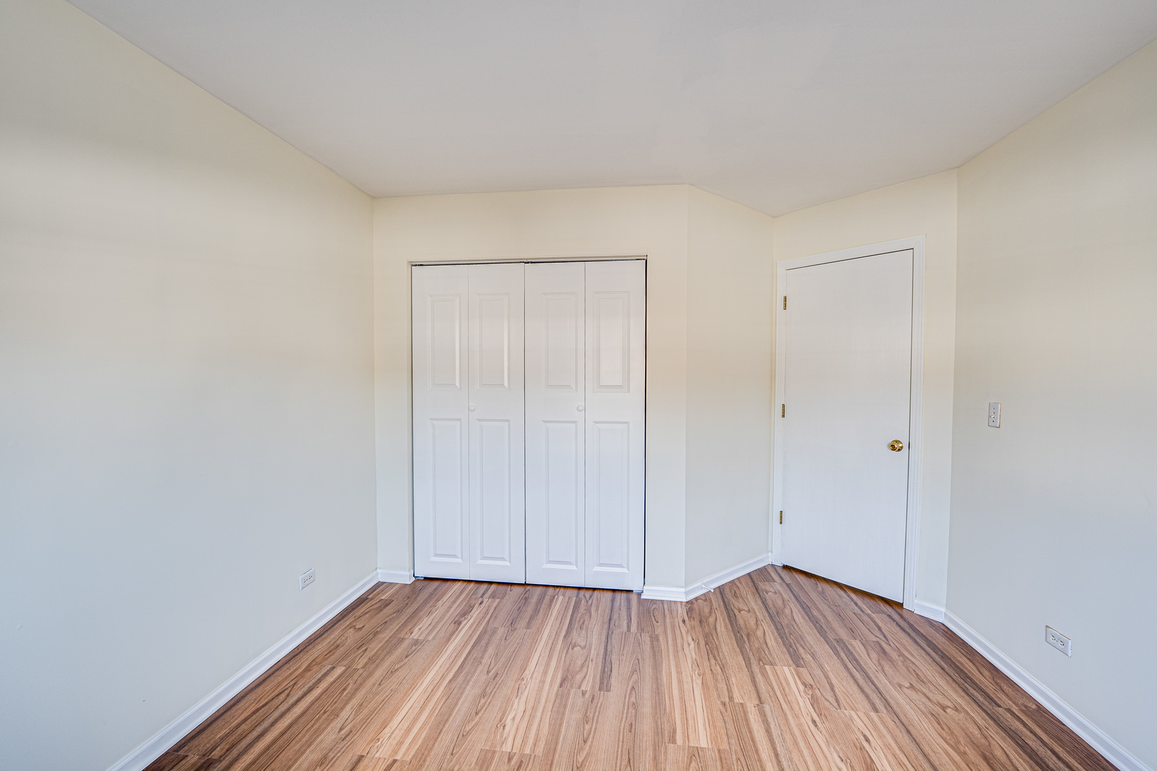 842 County Line Road #842, Aurora, IL 60502