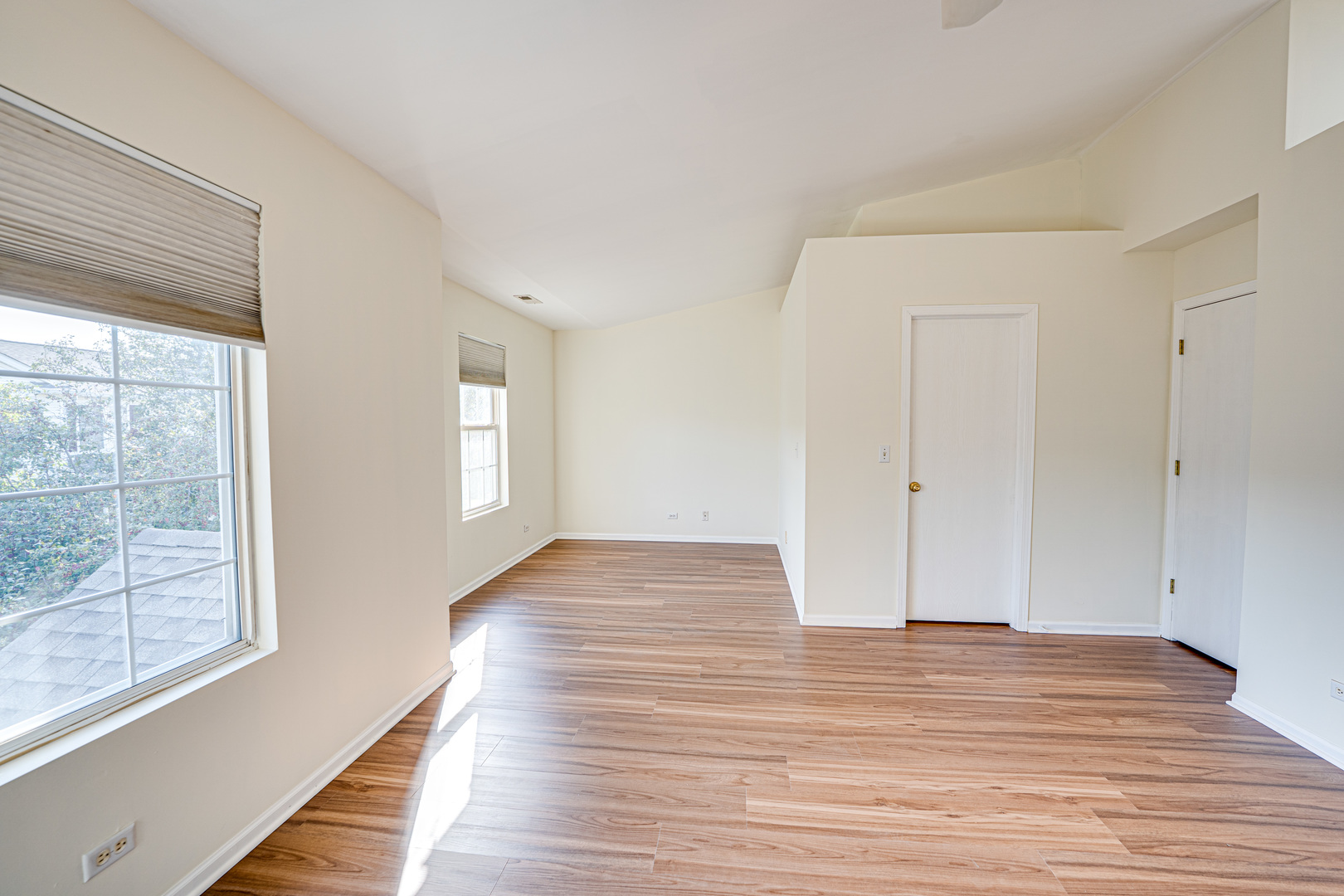 842 County Line Road #842, Aurora, IL 60502