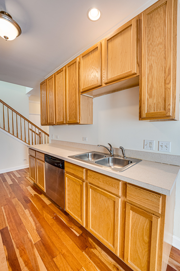 842 County Line Road #842, Aurora, IL 60502
