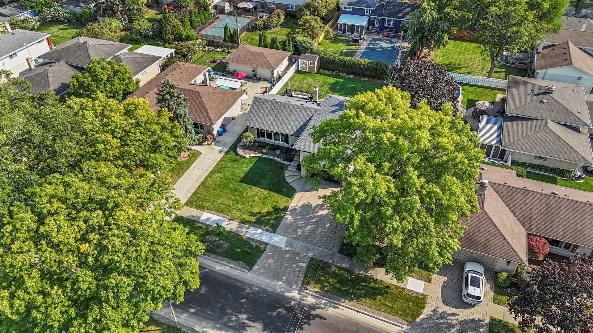 142 E QUINCY Street, Elmhurst, IL 60126