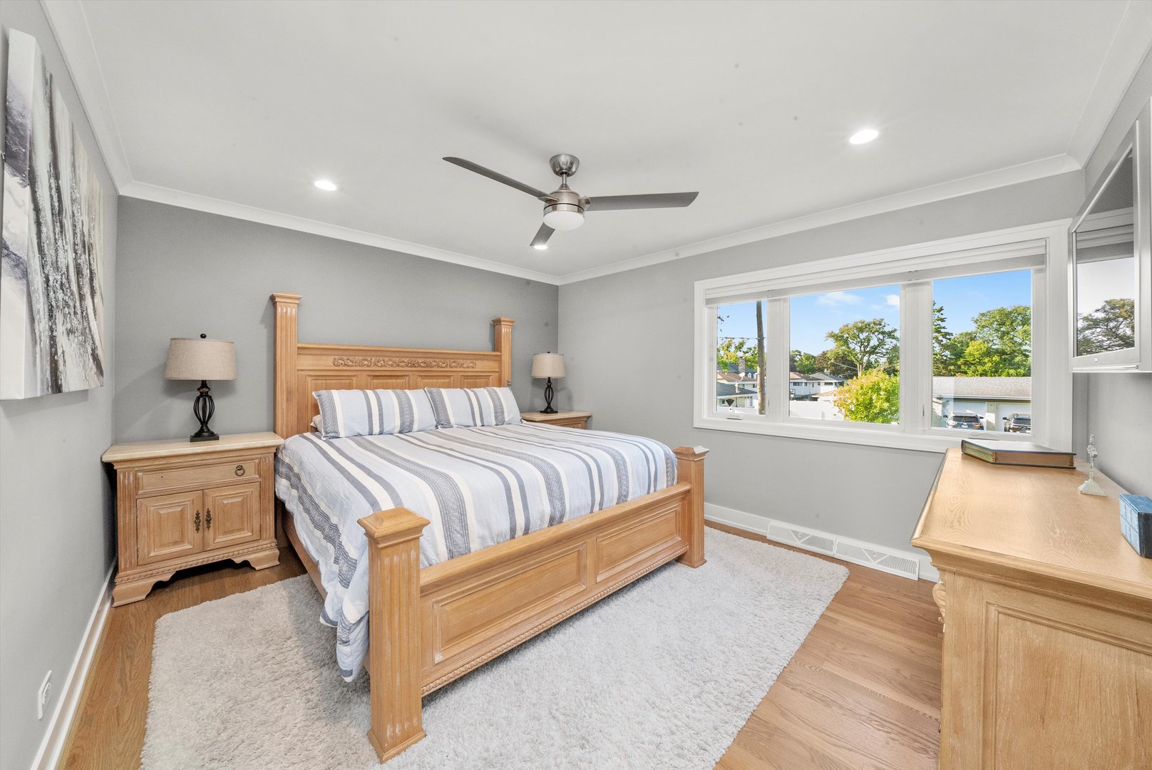 142 E QUINCY Street, Elmhurst, IL 60126