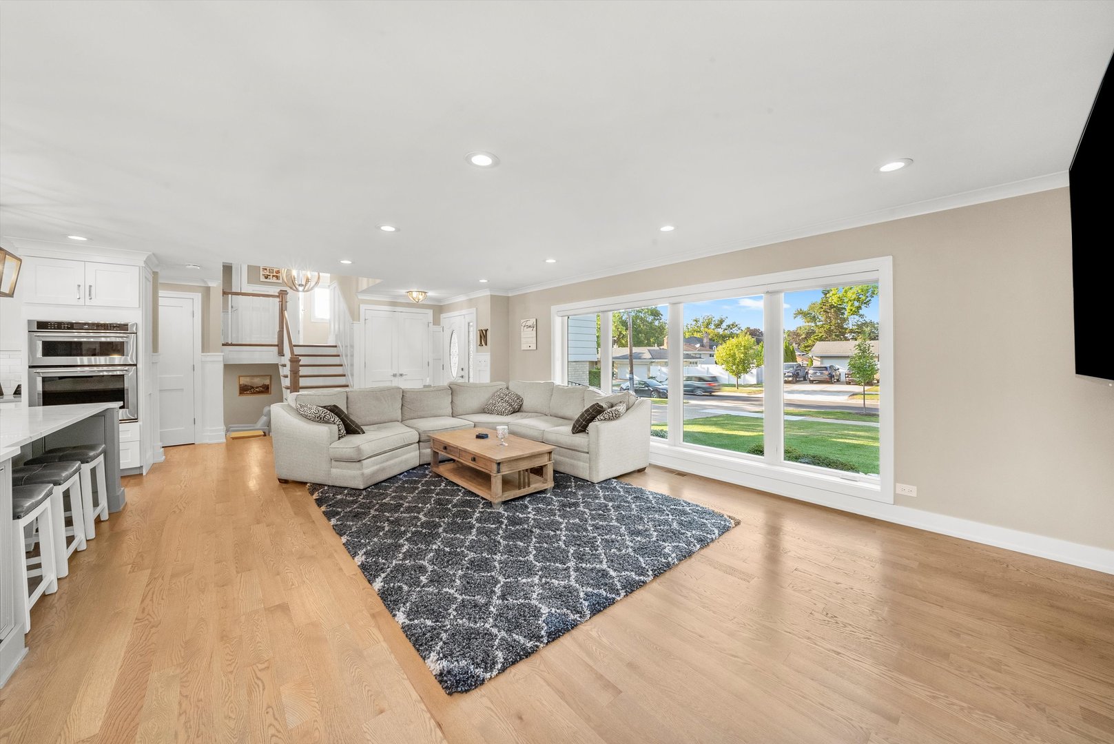 142 E QUINCY Street, Elmhurst, IL 60126