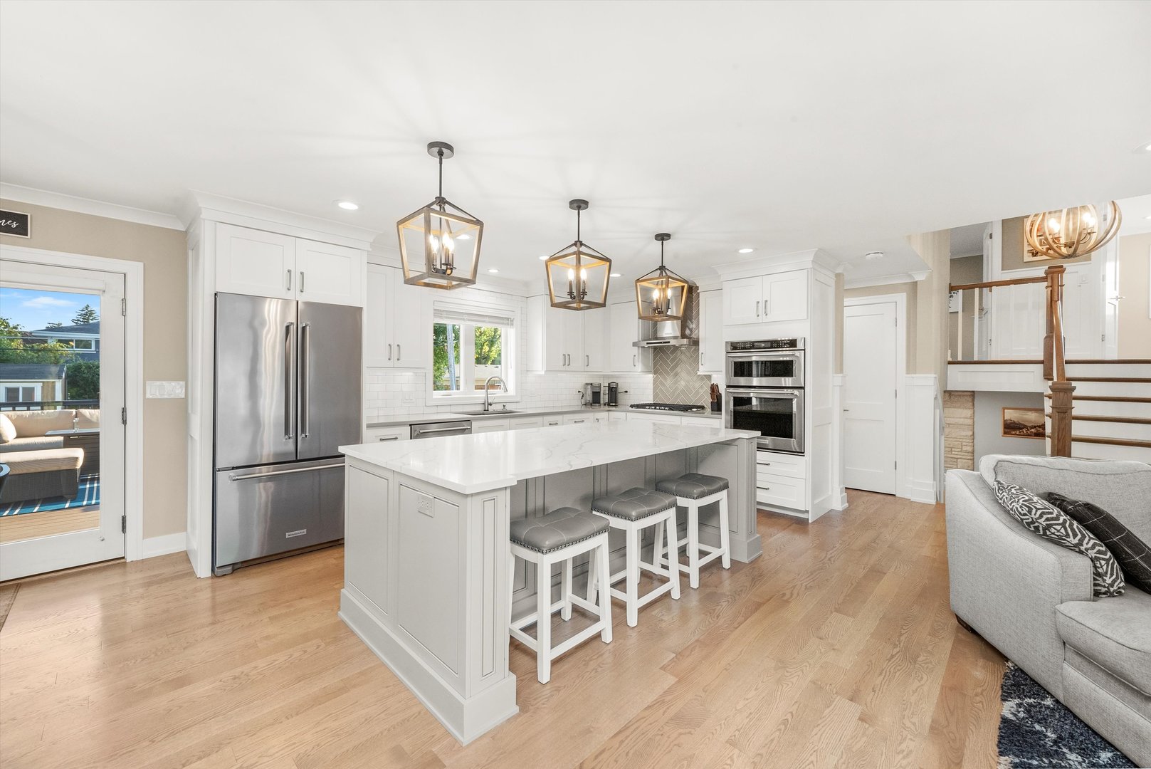 142 E QUINCY Street, Elmhurst, IL 60126