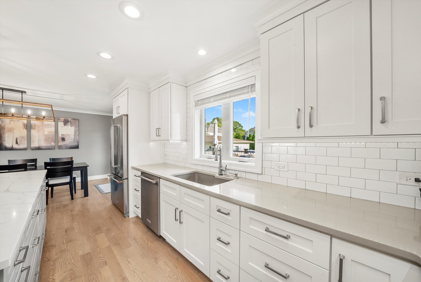 142 E QUINCY Street, Elmhurst, IL 60126