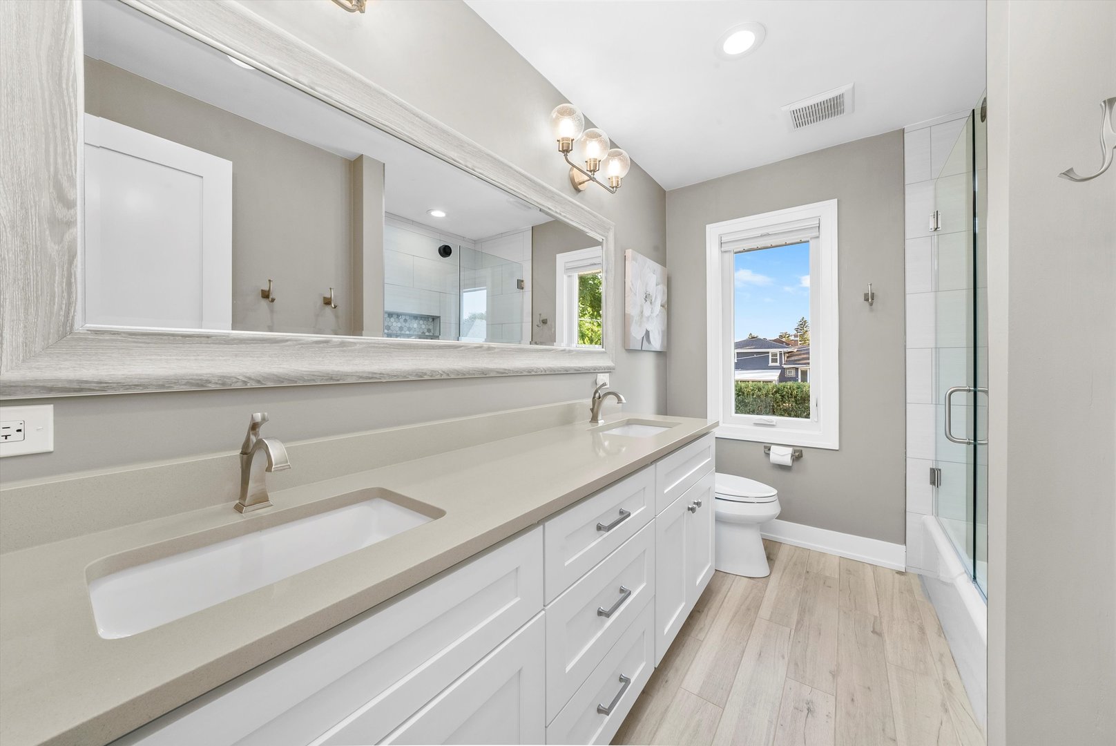 142 E QUINCY Street, Elmhurst, IL 60126