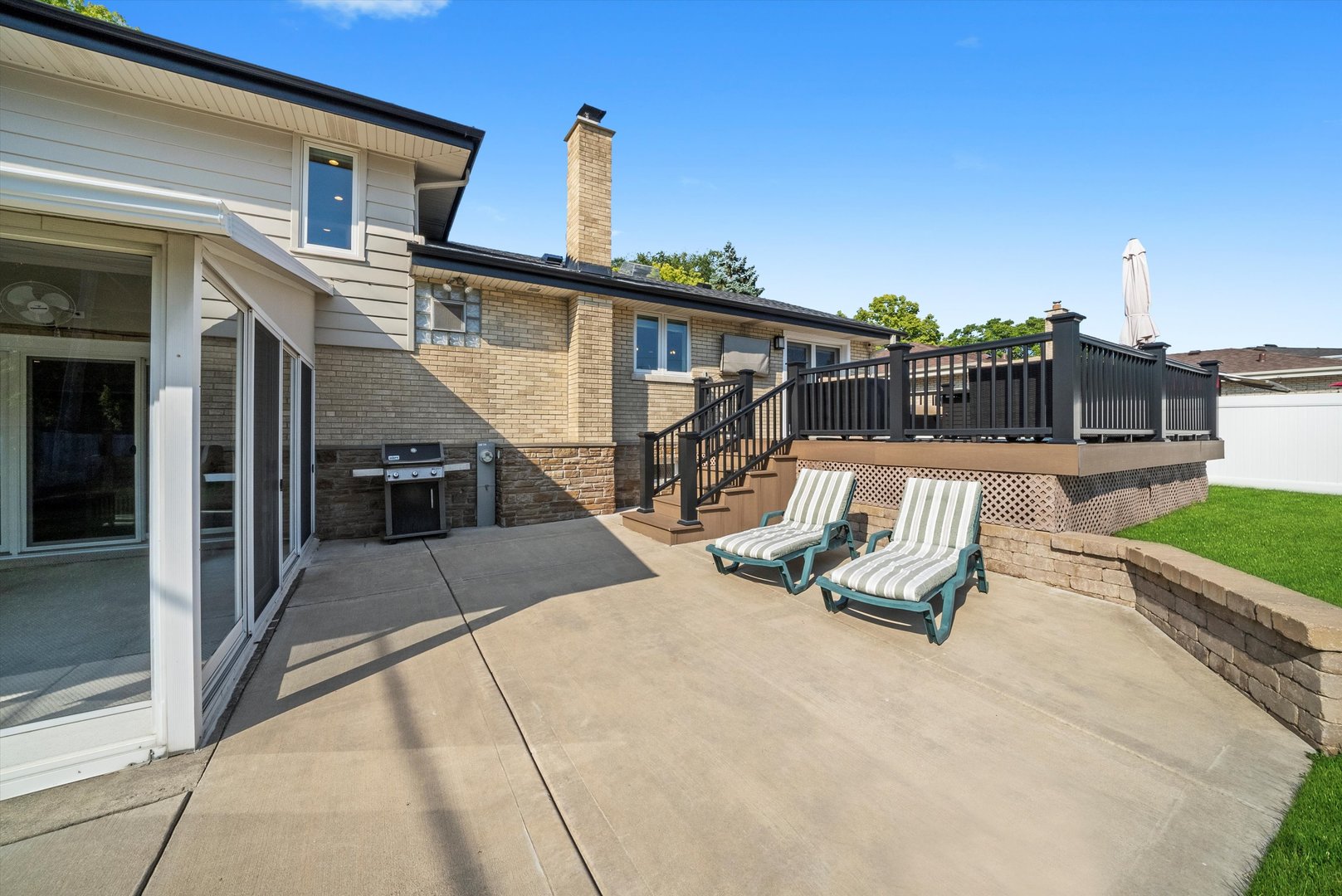 142 E QUINCY Street, Elmhurst, IL 60126