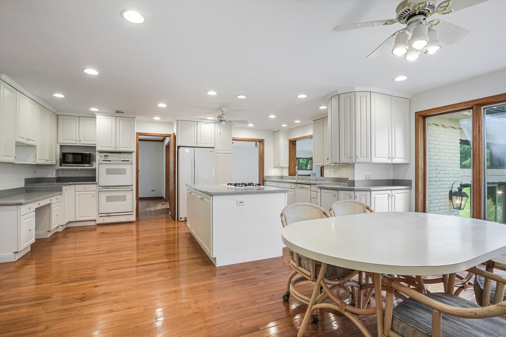 1481 Thor Drive, Inverness, IL 60067