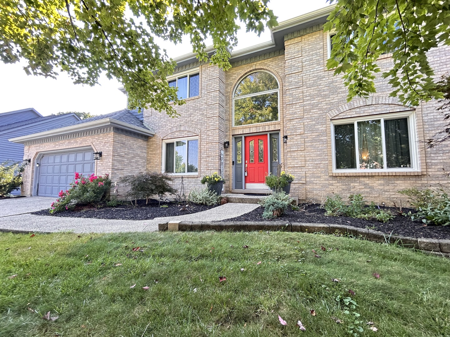 2737 Seiler Drive, Naperville, IL 60565