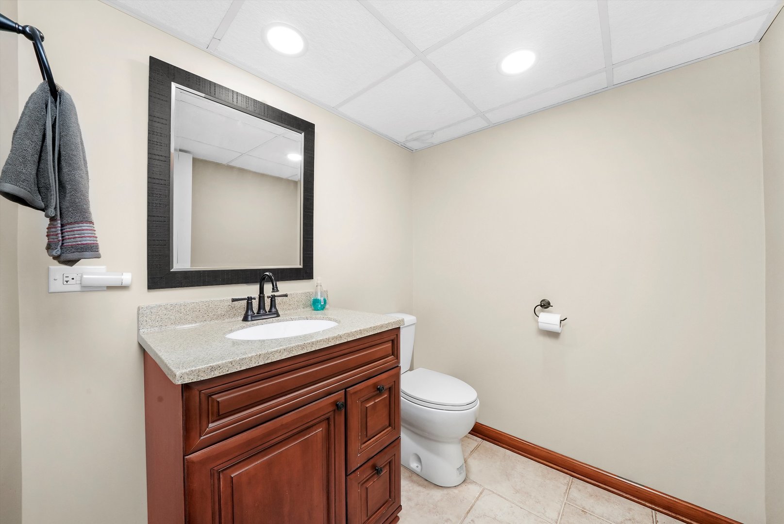 17860 S Crystal Lake Drive, Homer Glen, IL 60491