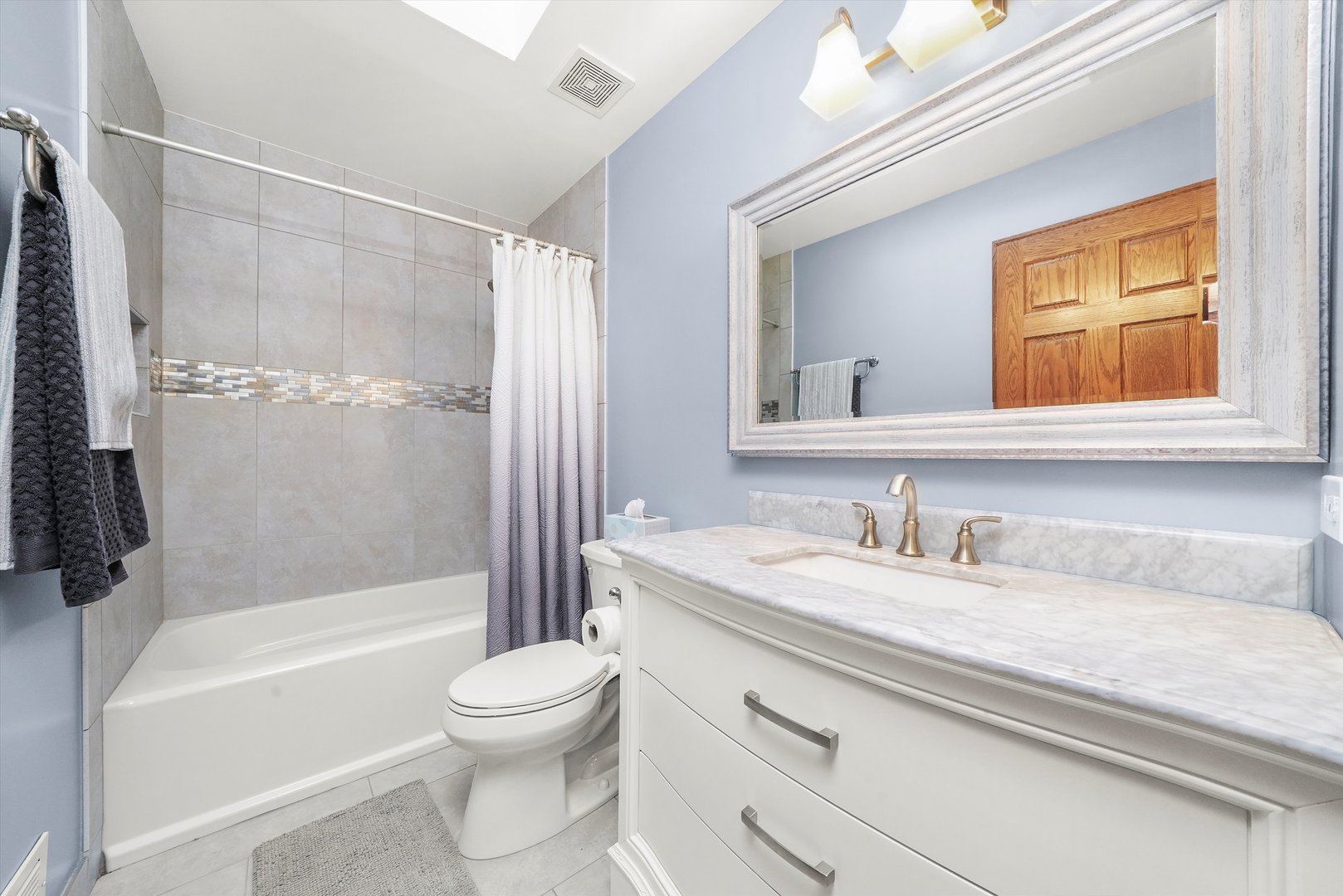 17860 S Crystal Lake Drive, Homer Glen, IL 60491