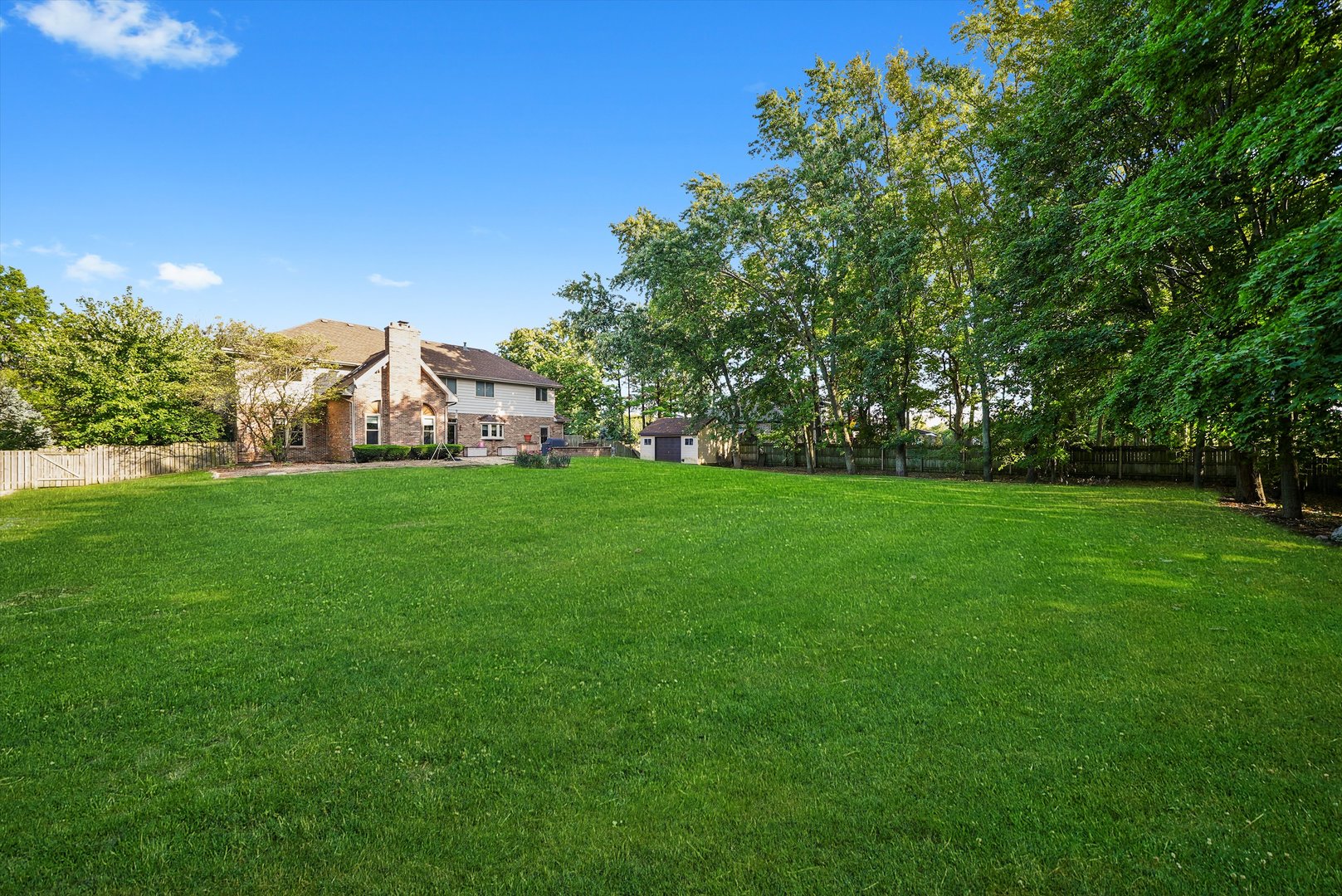 17860 S Crystal Lake Drive, Homer Glen, IL 60491