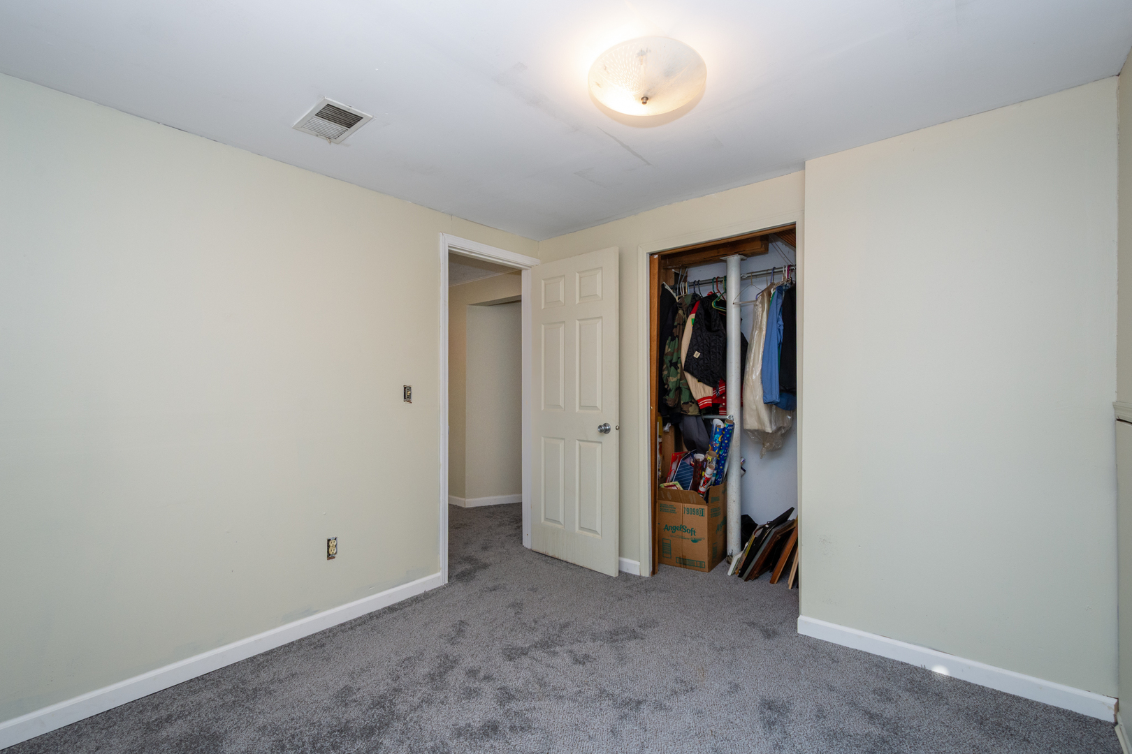 198 Bridgewood Drive, Antioch, IL 60002