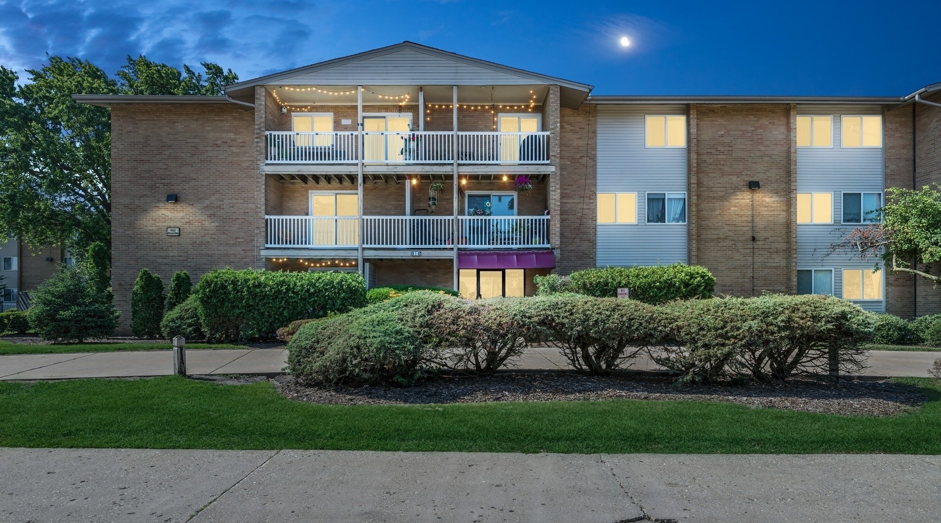 910 Beau Drive #211, Des Plaines, IL 60016