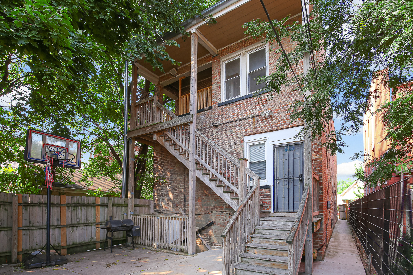545 N Drake Avenue, Chicago, IL 60624