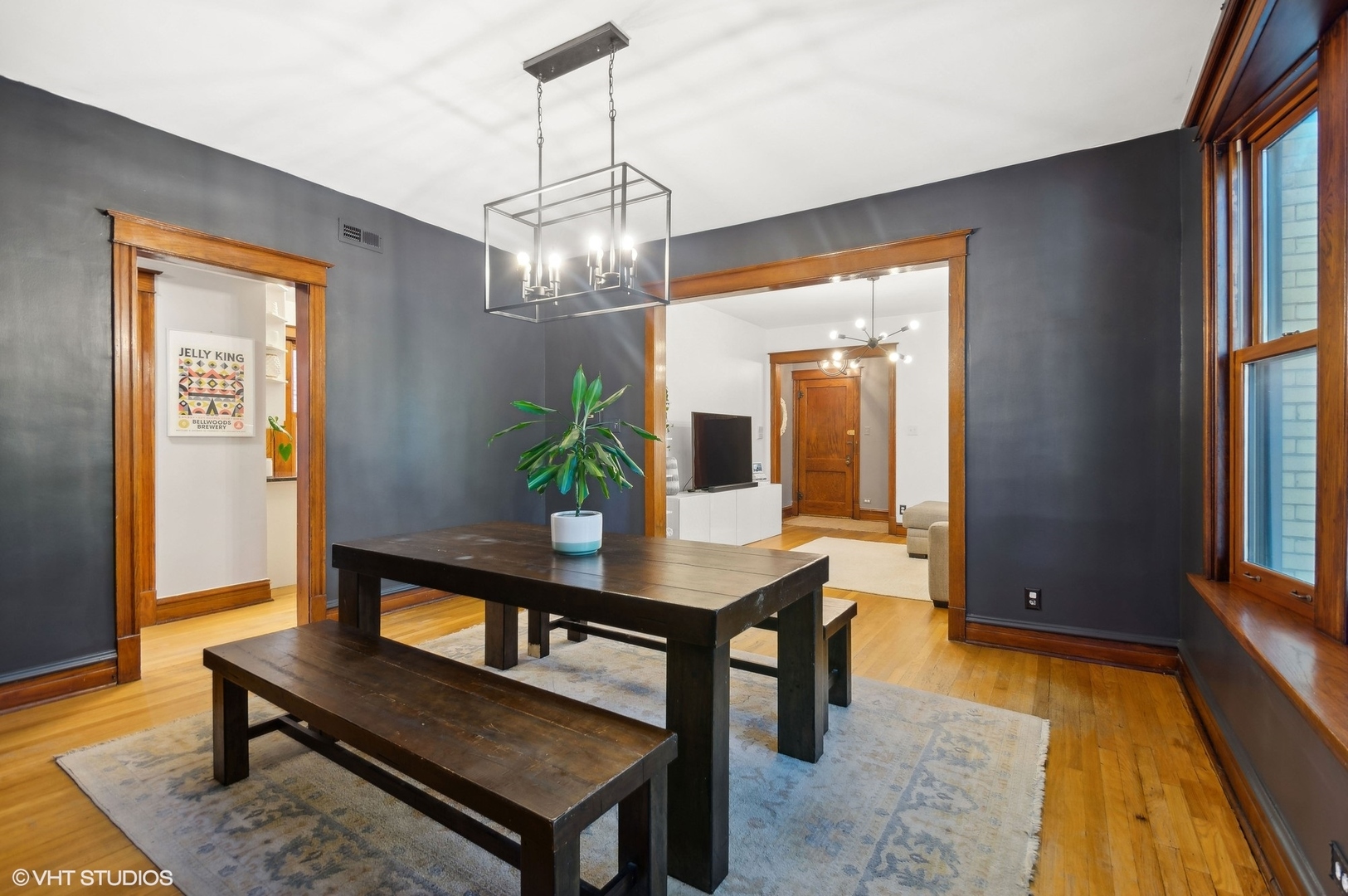 2103 W Byron Street #2E, Chicago, IL 60618