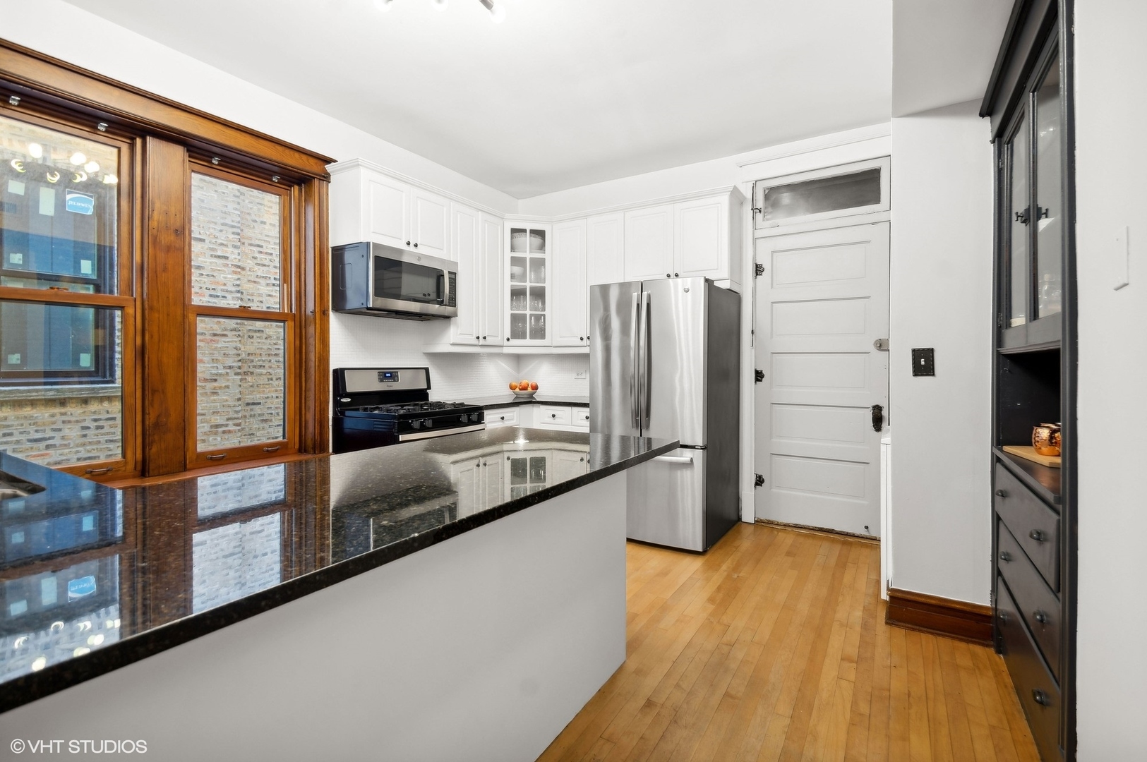 2103 W Byron Street #2E, Chicago, IL 60618