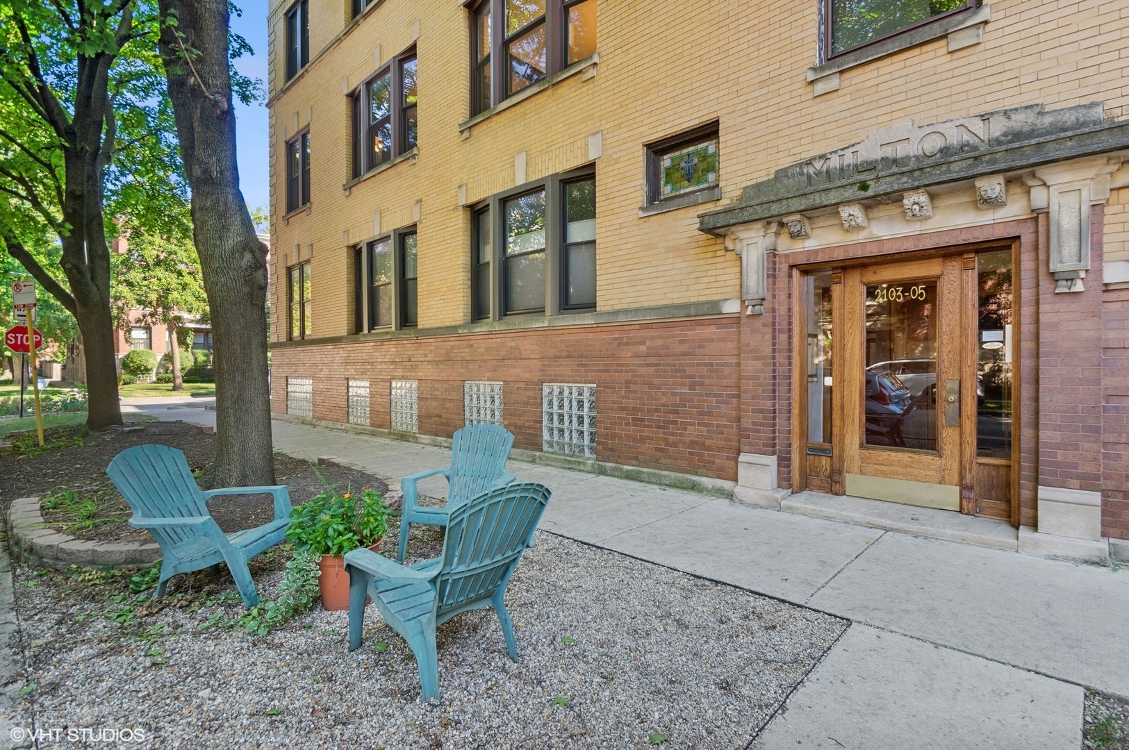 2103 W Byron Street #2E, Chicago, IL 60618