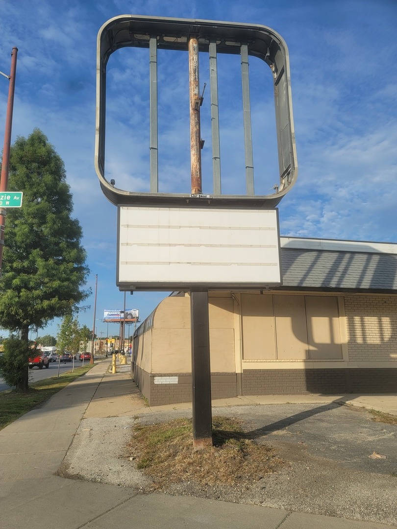 3200 W Columbus Avenue, Chicago, IL 60652