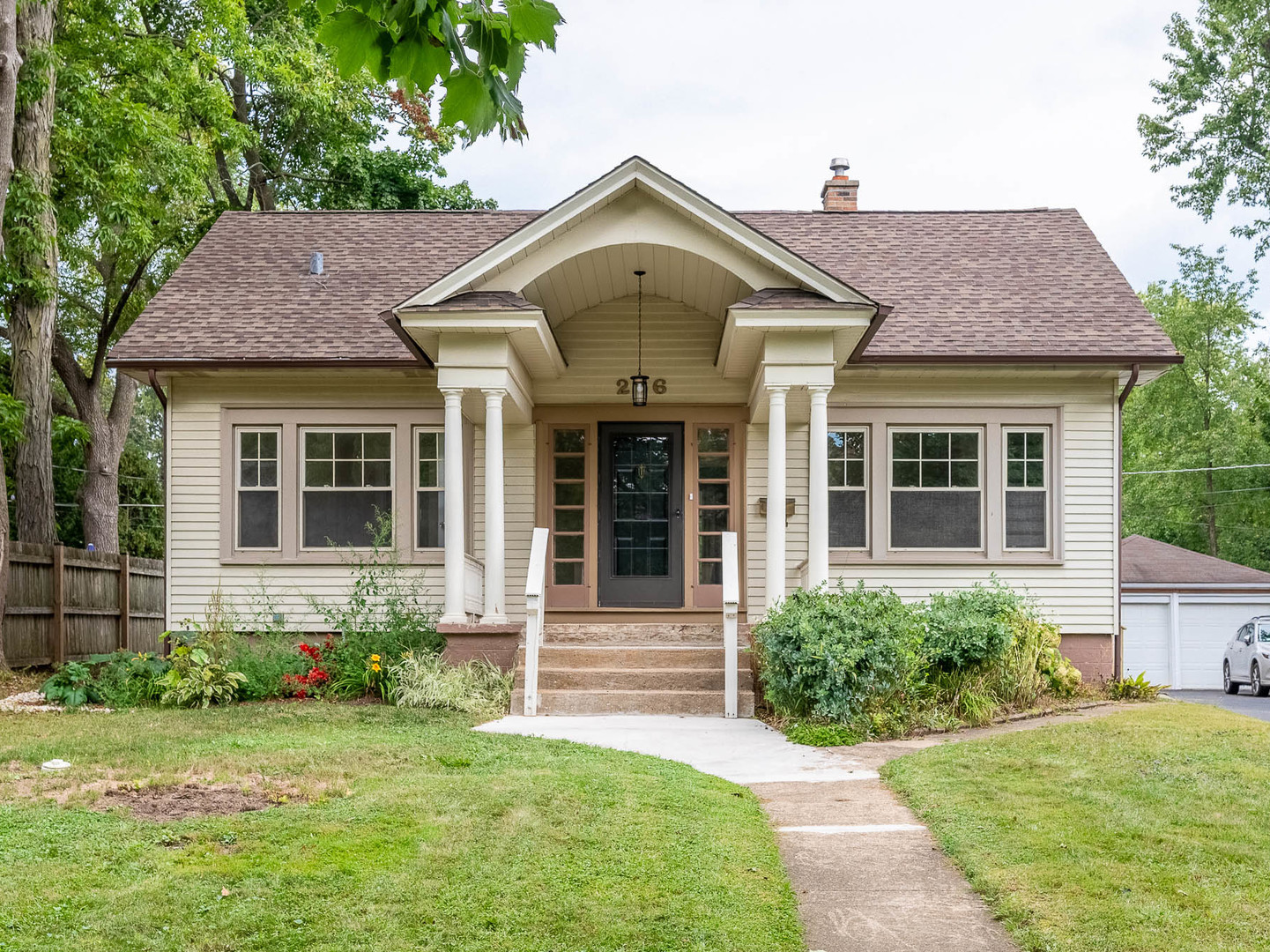 256 Stanley Avenue, Waukegan, IL 60085