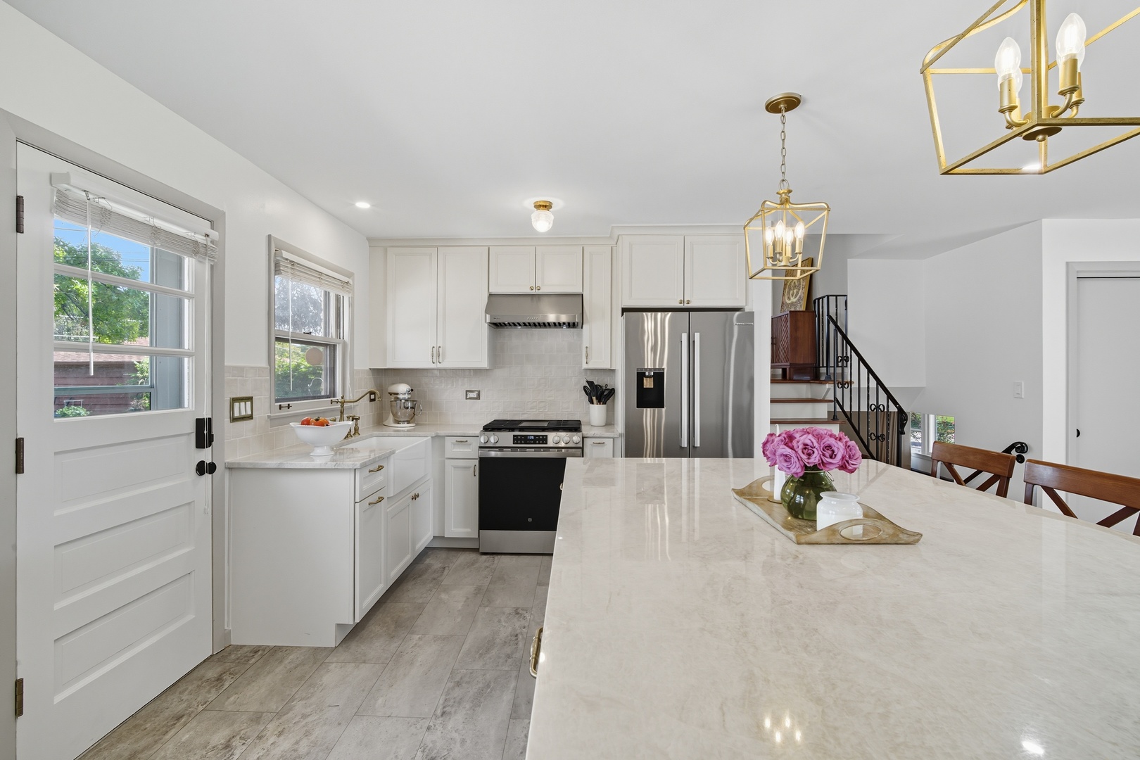 1720 W Robbie Lane, Mount Prospect, IL 60056