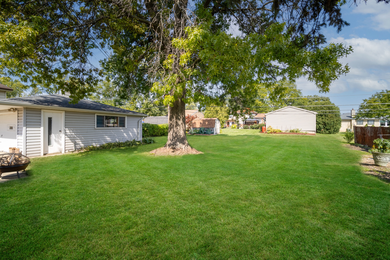 1720 W Robbie Lane, Mount Prospect, IL 60056