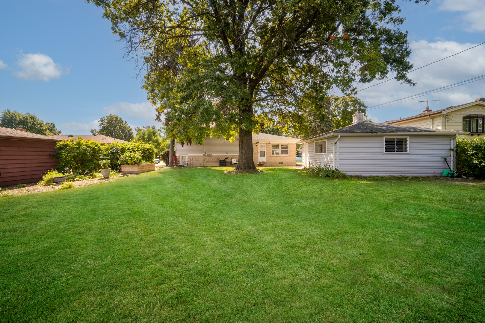 1720 W Robbie Lane, Mount Prospect, IL 60056