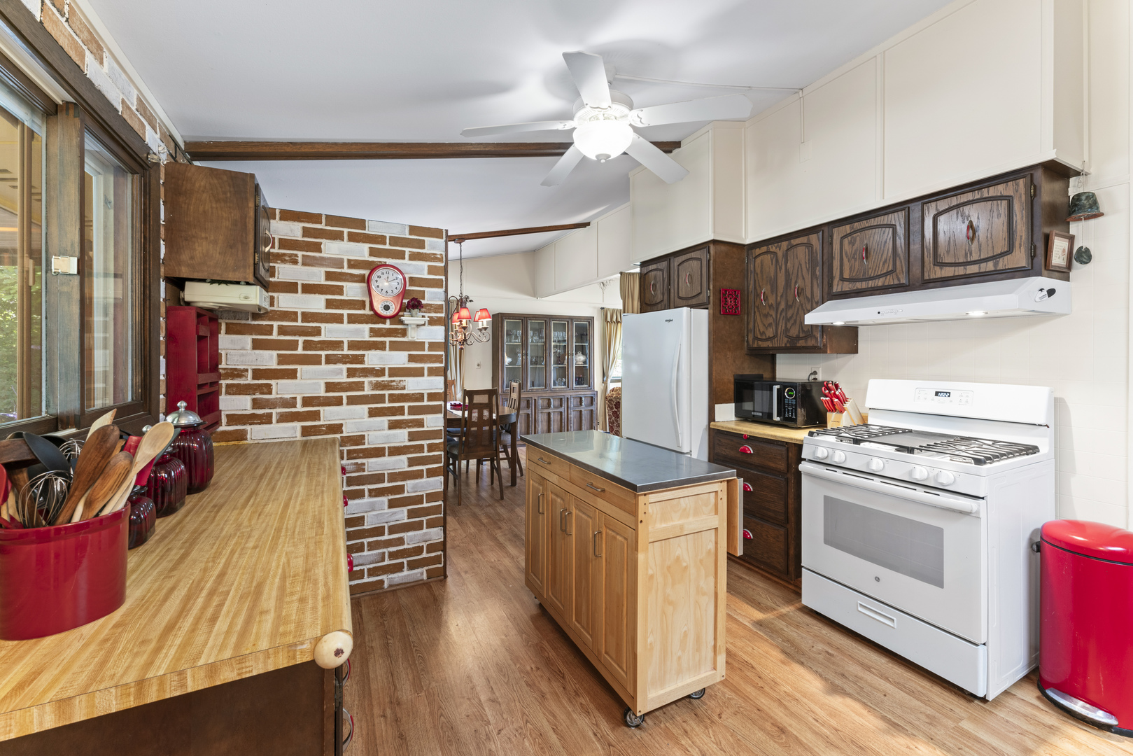 5108 Shorehill Drive, McHenry, IL 60050