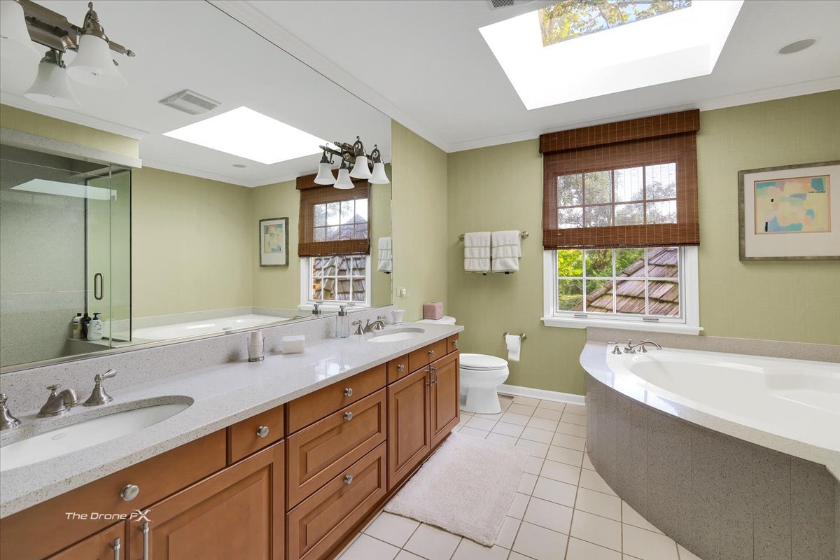 2255 Pebble Creek Drive, Lisle, IL 60532