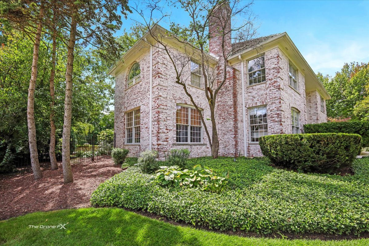2255 Pebble Creek Drive, Lisle, IL 60532