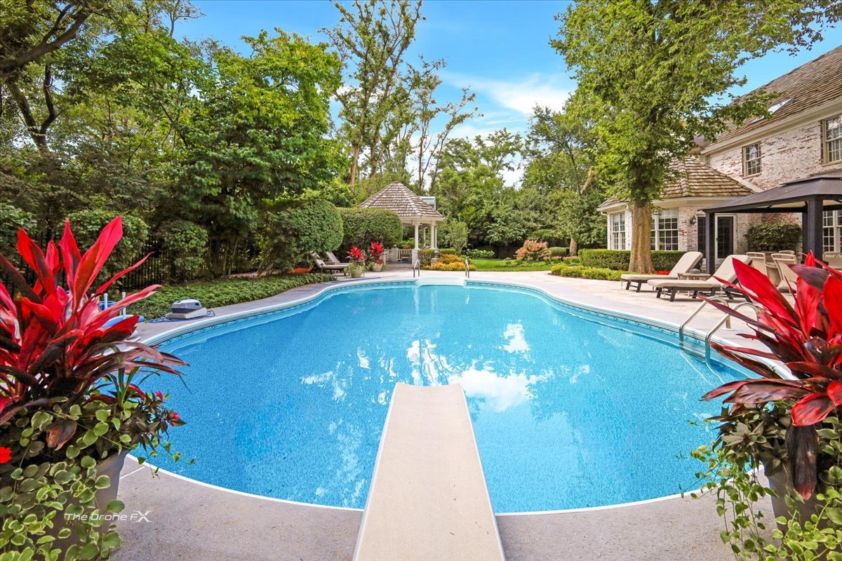 2255 Pebble Creek Drive, Lisle, IL 60532