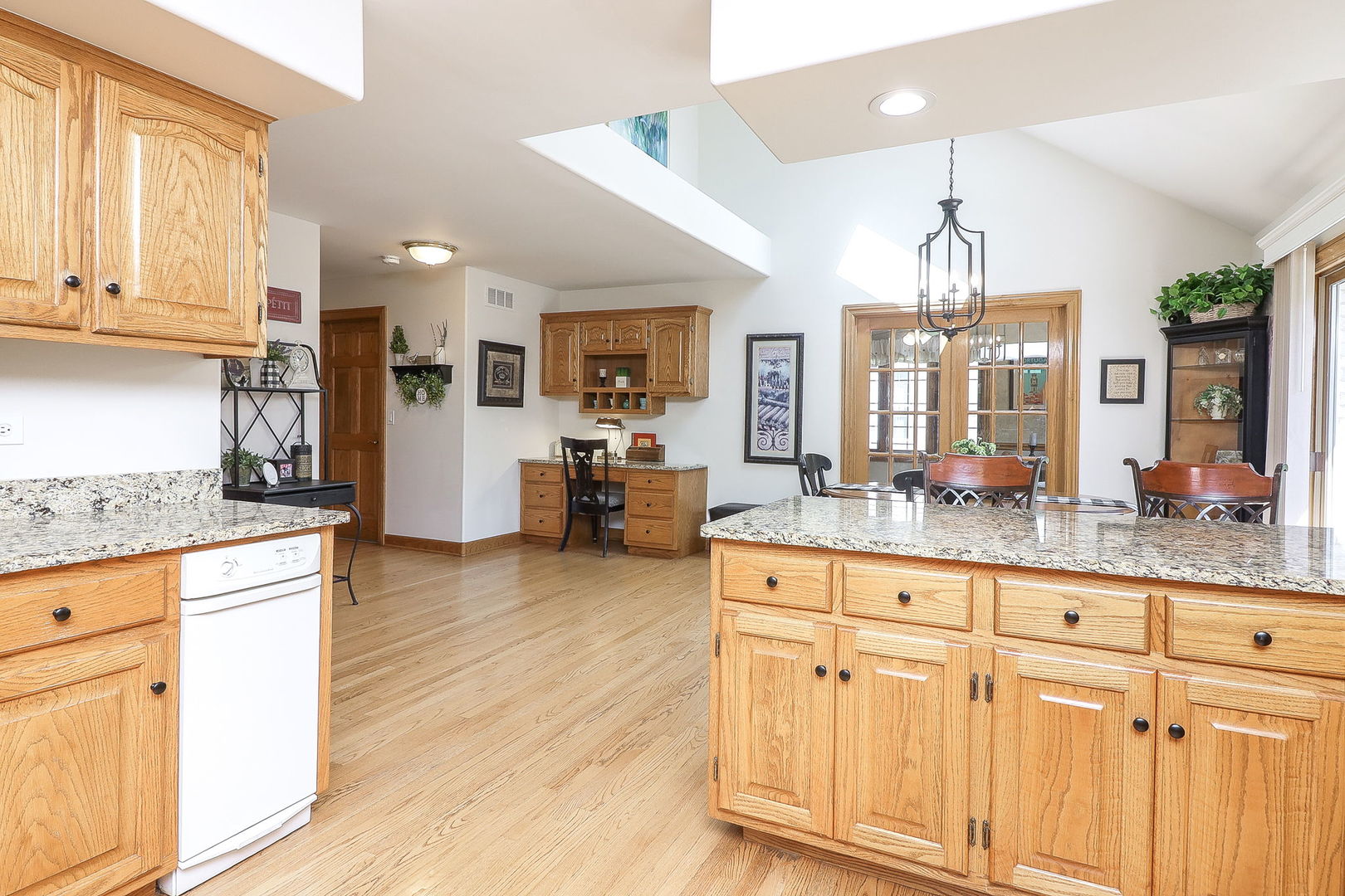 1369 Notre Dame Drive, Lemont, IL 60439