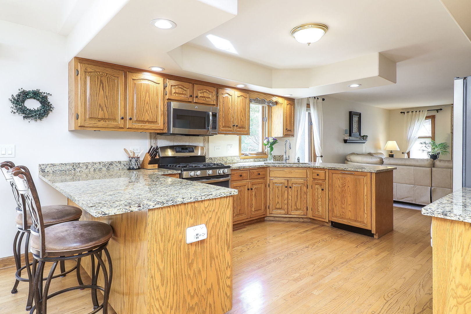 1369 Notre Dame Drive, Lemont, IL 60439