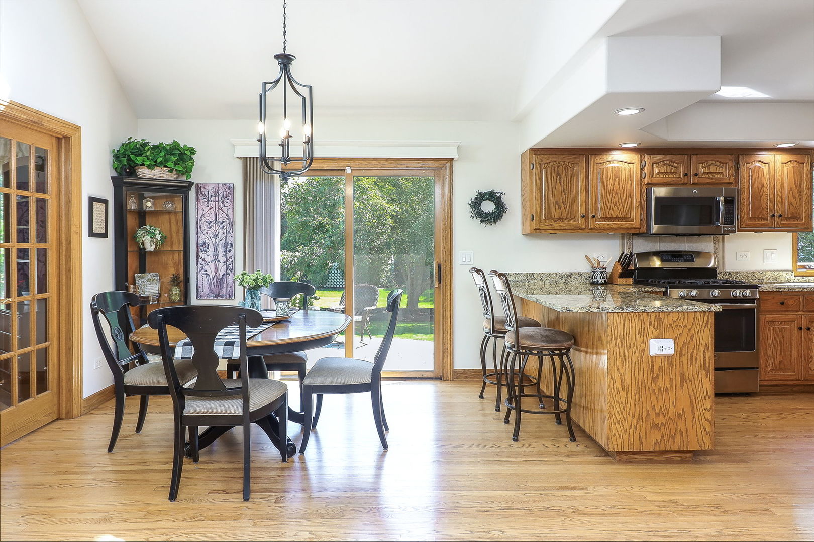 1369 Notre Dame Drive, Lemont, IL 60439