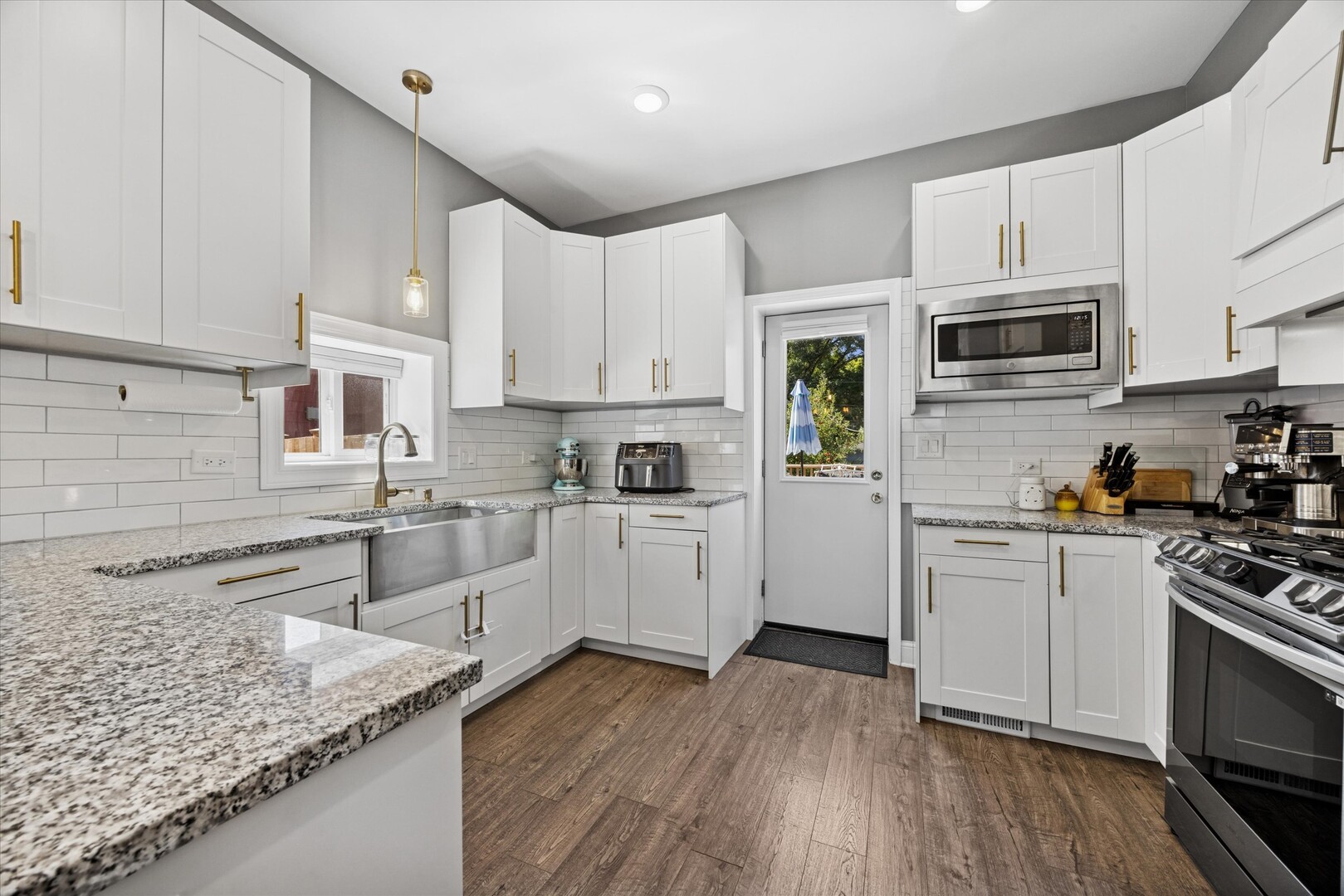 242 N Wilmette Avenue, Westmont, IL 60559