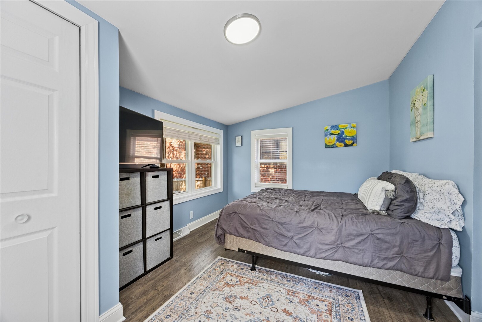 242 N Wilmette Avenue, Westmont, IL 60559