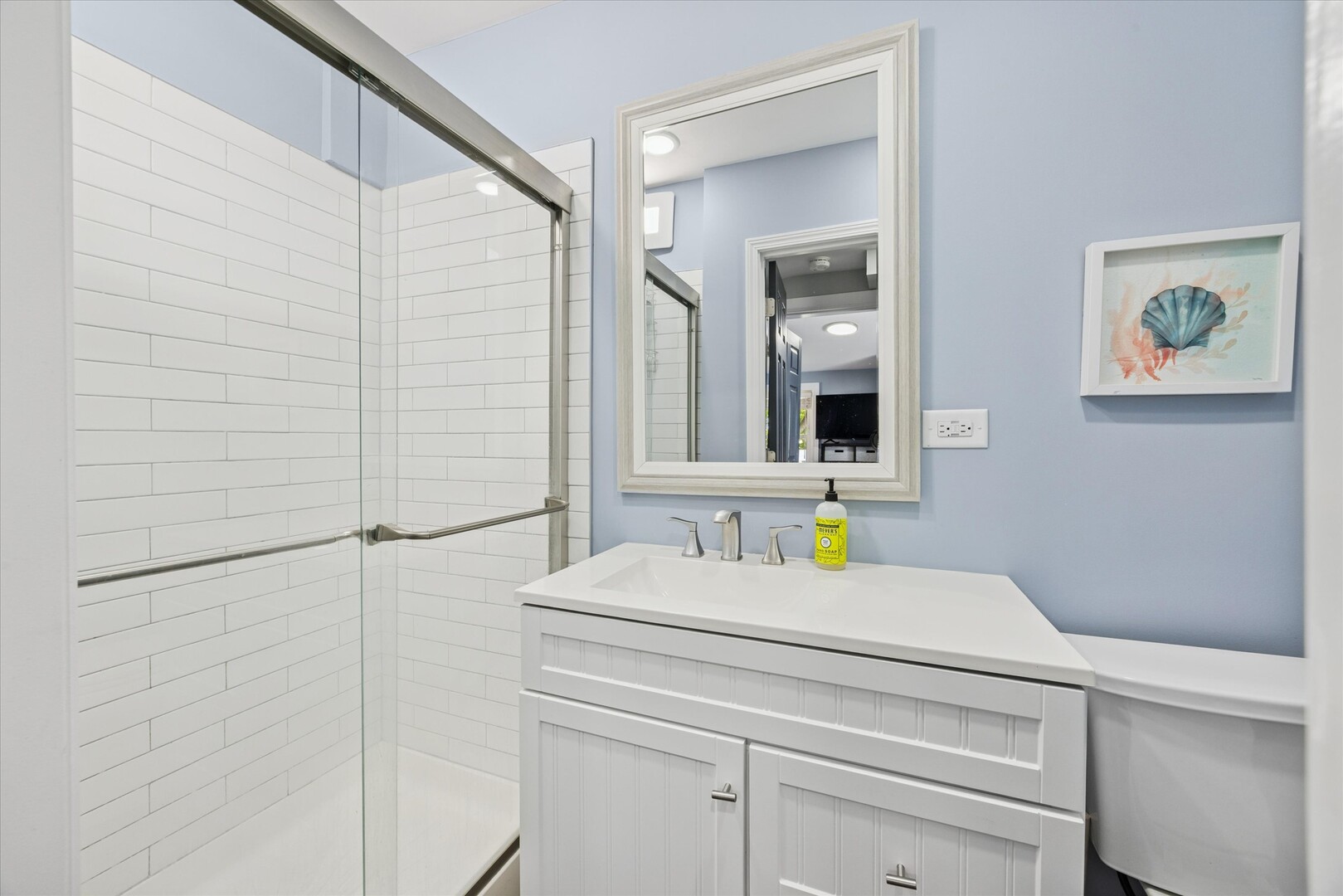 242 N Wilmette Avenue, Westmont, IL 60559