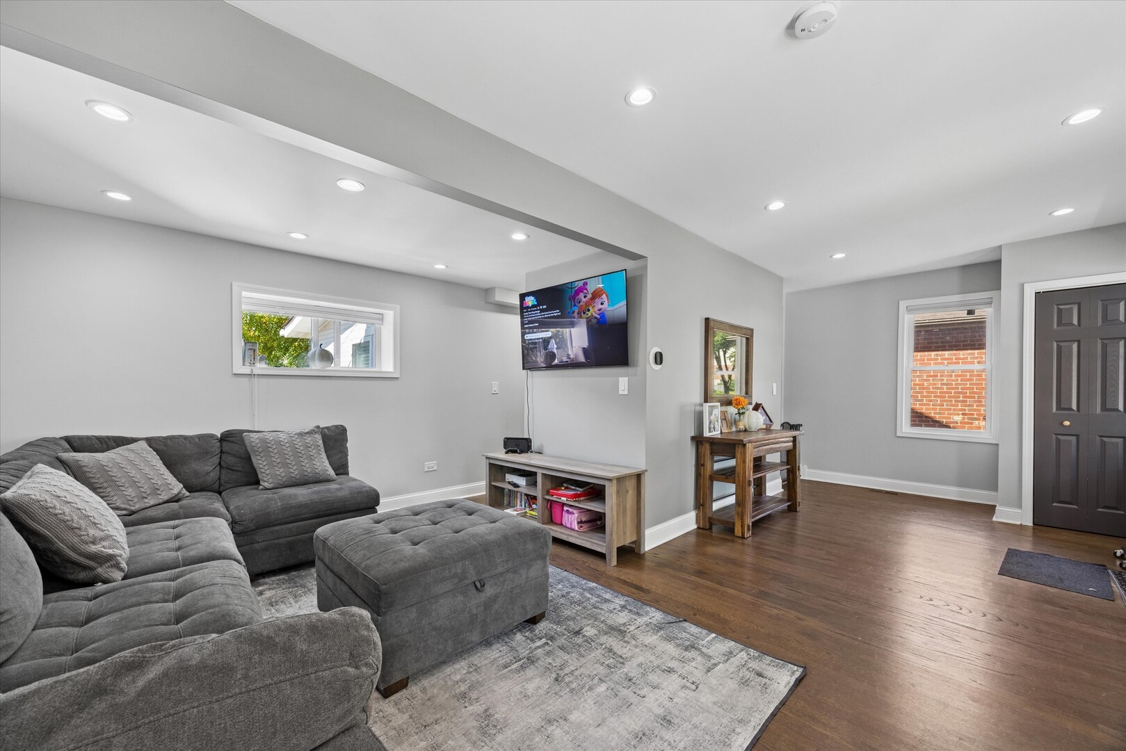 242 N Wilmette Avenue, Westmont, IL 60559